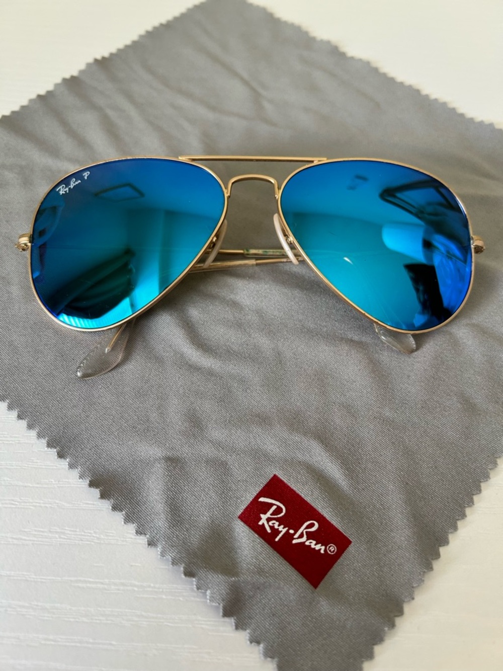 Polarized Ray-Ban Aviator Gold Frame Sunglasses with Blue Mirrored Lenses
